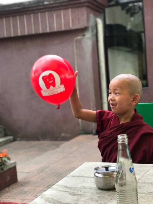HAPPY TOOTH: Young monk, Choku. 