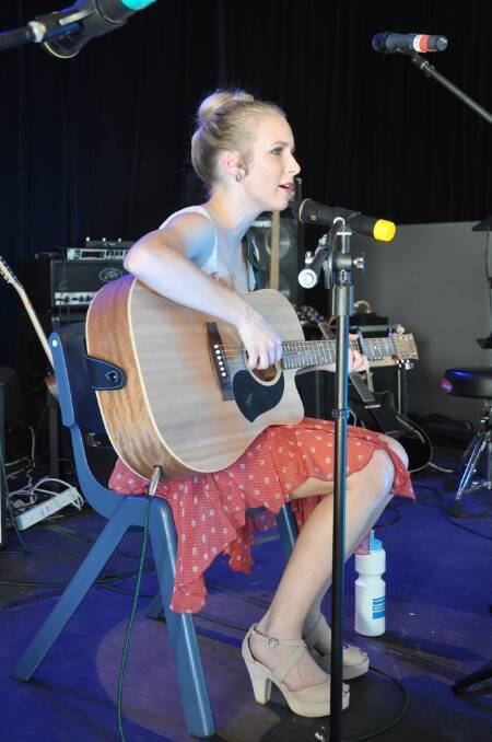 Alisha Brown, from St Joseph’s High School, has just finished the HSC but gave her time to entertain the audience in support of Alex McKinnon, a former student at the school.