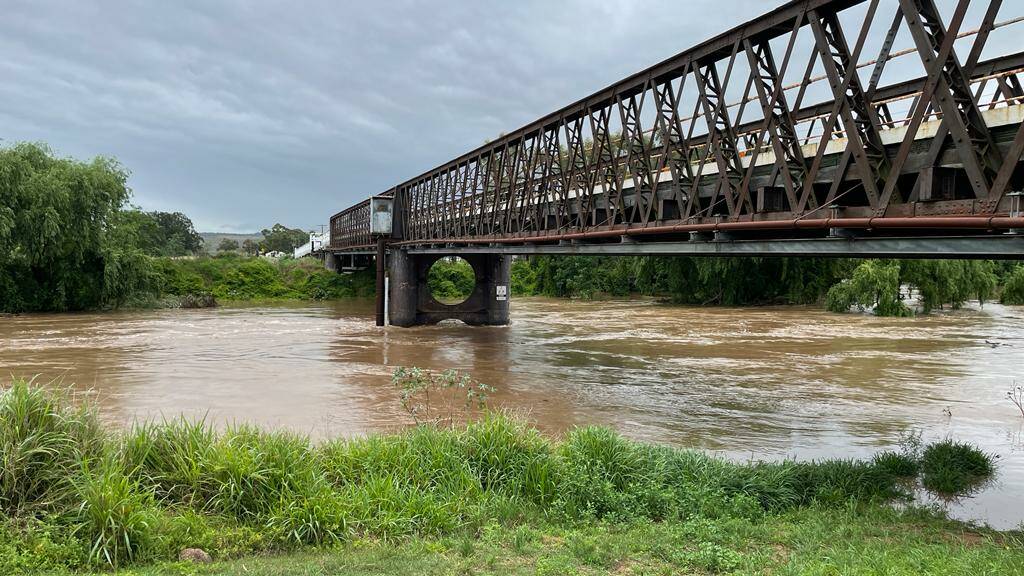 MUSWELLBROOK: The Hunter River beneath Kayuga Bridge at approximately 3pm on Monday, November 22. Picture: Mathew Perry
