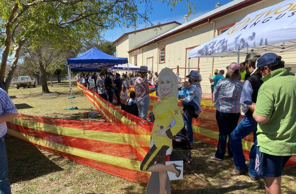 QUEUE: Residents of Merriwa line up to receive a COVID-19 vaccination on Friday, September 10. Picture: Dave Layzell