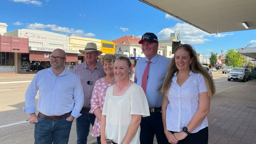 SCONE: (L-R) Upper Hunter Shire Council Deputy Mayor James Burns, Mayor Maurice Collison, Cr Lee Watts, Cr Tayah Clout, Deputy Prime Minister Barnaby Joyce and Cr Allison McPhee in Scone on Friday, January 28. Picture: Mathew Perry