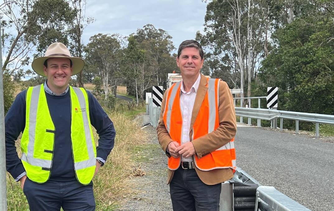 BRIDGES: NSW Minister for Regional Transport and Roads Sam Farraway (left) with Upper Hunter MP Dave Layzell (right). Picture: Supplied
