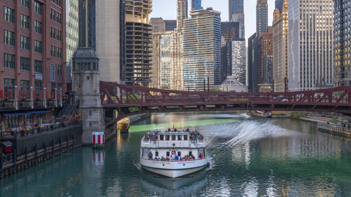 How to see the dazzling skyline of Chicago - from train and water