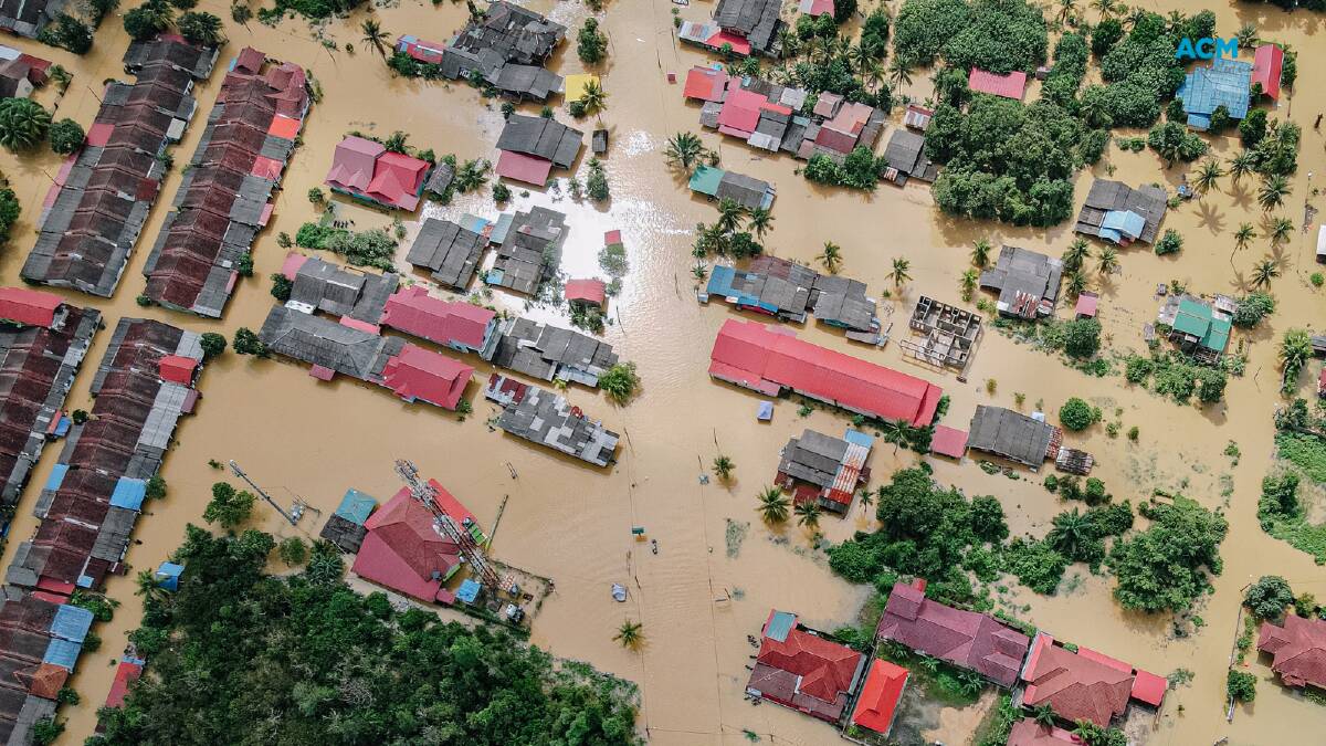 A flooded town from above. Picture via Canva