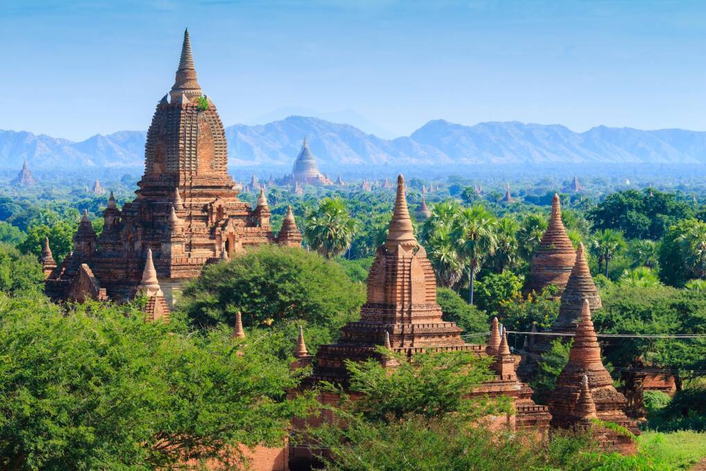 Bagan: Temple-studded plains.