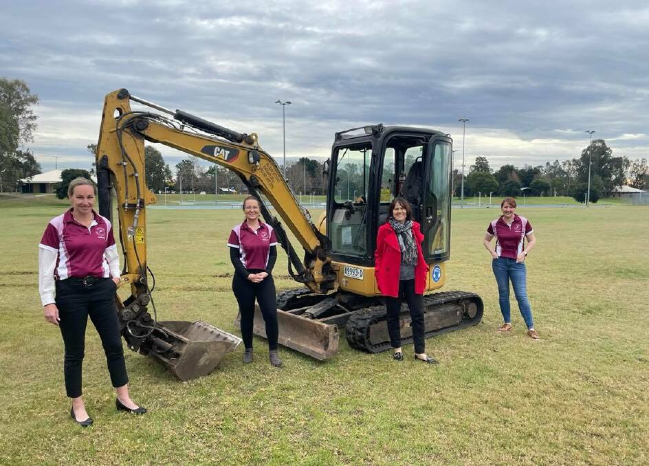 MOVIGN FORWARD: Singleton Track and Field Club President Hilary Kennedy + Secretary Sarah Speechly, Singleton Council's Coordinator Recreation + Facilities Amanda McMahon and Singleton Track and Field Club Publicity & Social Media Officer / Championships Officer Angela Penton. Picture: Supplied