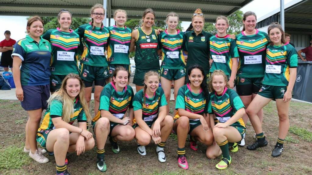 BRUSH WITH FAME: Australian Jillaroo, and former Muswellbrook Public School student, Caitlin Moran meets the Group 21 under-16 CRL women's 9s squad