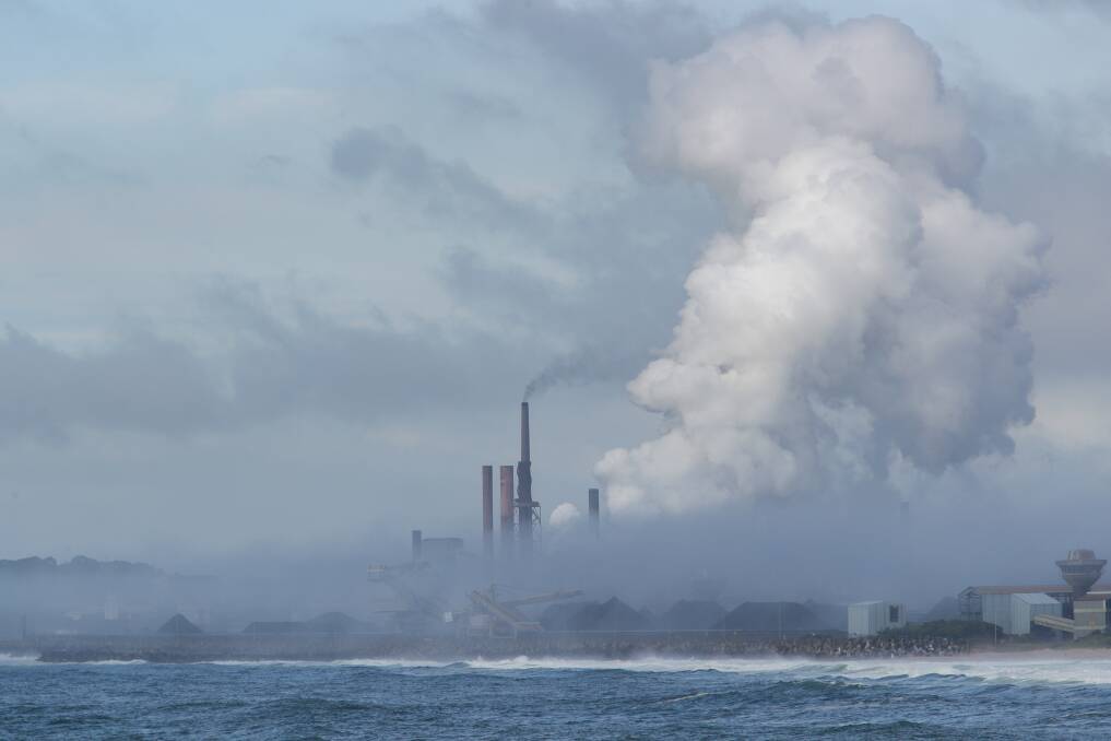 Fog hangs over the Port Kembla steelworks. Picture by Adam McLean 