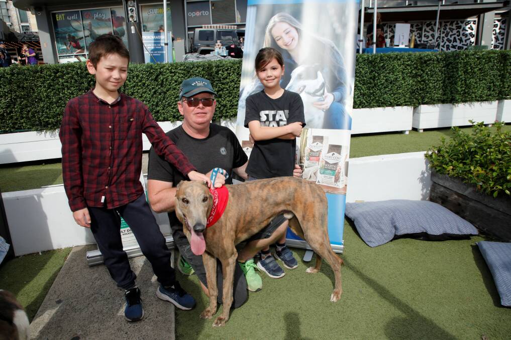 Stuart Henry with his children Finlay and Clancy, and their new family addition, Herman. Picture supplied