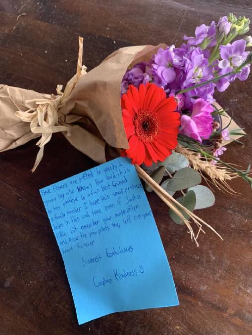 Captain Kindness' signature calling card is a posy of flowers and a handwritten note which he leaves at his local vet to pass on to a grieving pet owner.