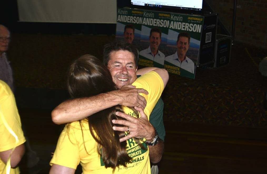 Kevin Anderson celebrates retaining the seat of Tamworth for the fourth term. Picture by Gareth Gardner