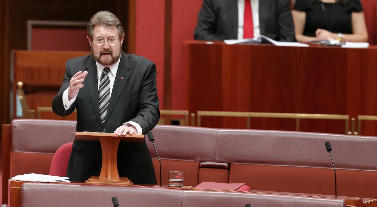 Senator Derryn Hinch has compared transvaginal mesh products to Thalidomide 