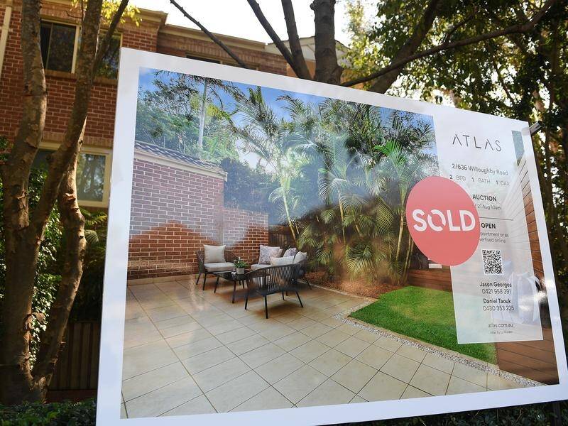 The supply of properties for sale remains a key factor contributing to buyer competition. (Dan Himbrechts/AAP PHOTOS)