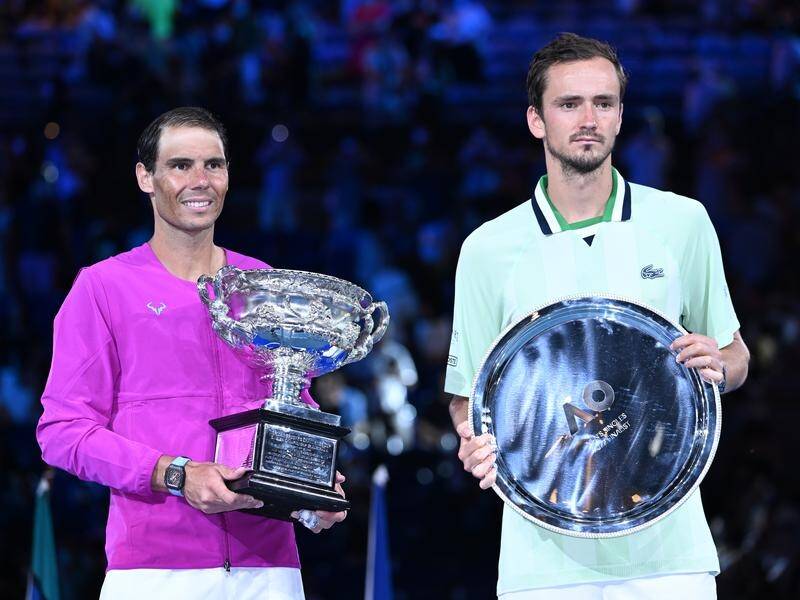 Rafael Nadal (l) is bidding to retain the AO title he won in 2022 by beating Daniil Medvedev (r). (Dean Lewins/AAP PHOTOS)