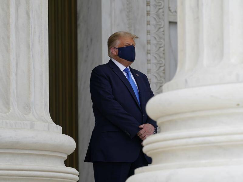 US President Donald Trump was met with jeers while paying his respects to Ruth Bader Ginsburg.