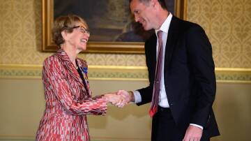 Chris Minns is sworn in as premier by NSW Governor Margaret Beazley at Government House in Sydney. (Dan Himbrechts/AAP PHOTOS)