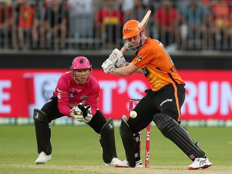 Ashton Turner's (r) 84no earned Perth a place in the BBL grand final with victory over the Sixers. (Gary Day/AAP PHOTOS)