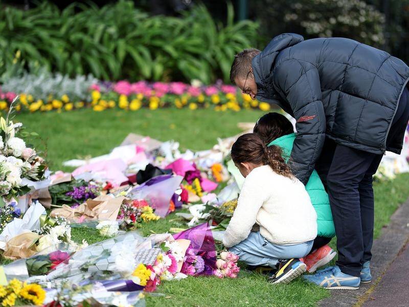 Members of the public have been leaving floral tributes to Queen Elizabeth II. (Con Chronis/AAP PHOTOS)