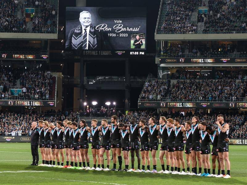 Ron Barassi was honoured before Saturday night's GWS-Port Adelaide semi-final at Adelaide Oval. (Matt Turner/AAP PHOTOS)