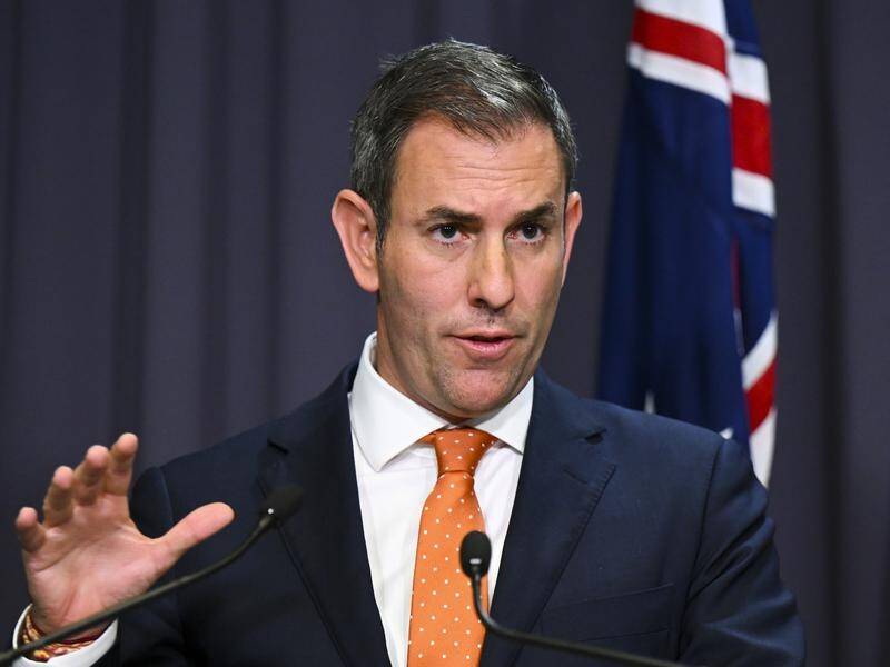 Treasurer Jim Chalmers warned the nation was not immune from the "deteriorating" global outlook. (Lukas Coch/AAP PHOTOS)