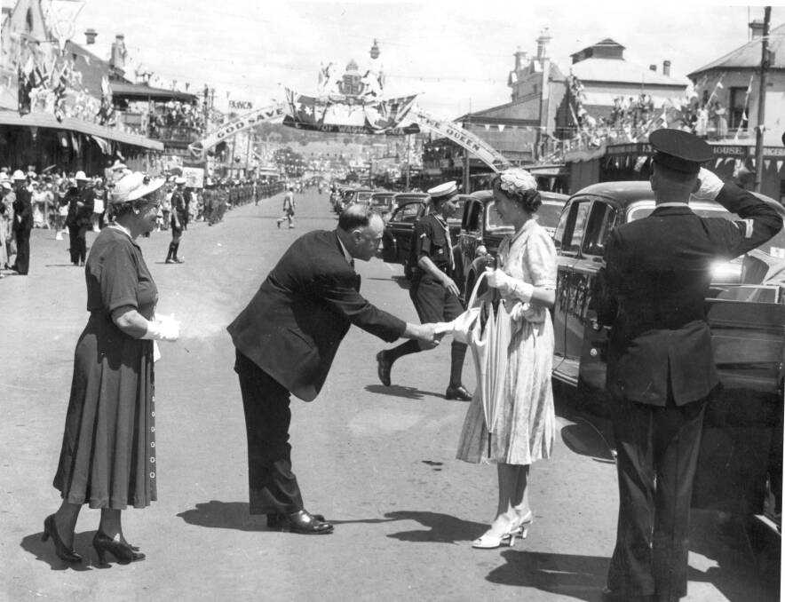 Young Queen Elizabeth arrives in Wagga Wagga on February 13, 1954.
